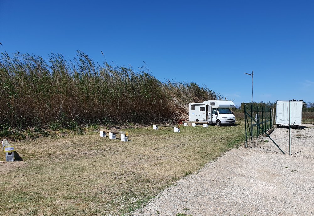 Aire camping-car  Torreilles (66440) - Photo 3